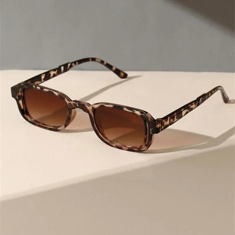 Gafas de Sol Rectangulares de  - Vintage Fashion Girl reseña y precio